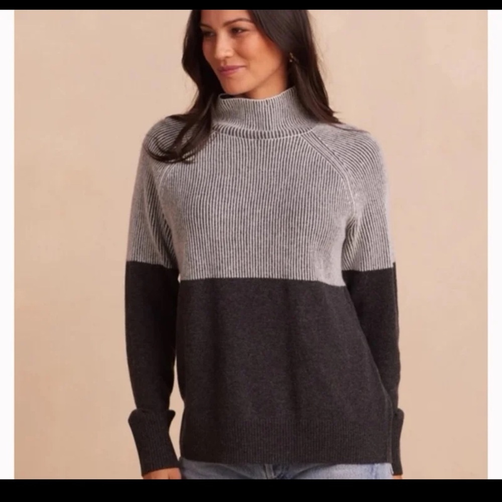 Summersalt Luxe Cashmere Blend Two Tone Sweater in Charcoal size Medium - Picture 2 of 12